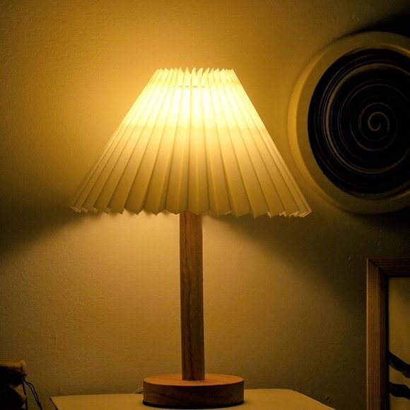 NEW Small Table Lamp, Bedside Nightstand Mini Lamp for Bedroom Living Room. - Picture 6 of 7